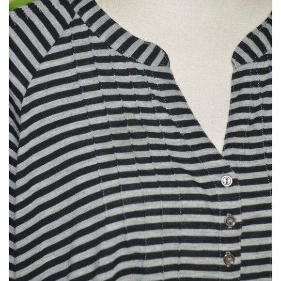 Vintage Faded Glory Women's Gray Striped V-Neck Blouse 4X Long Roll Tab Sleeves - Picture 4 of 12